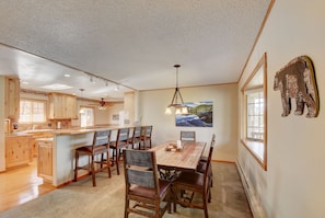 Dining area with breakfast bar