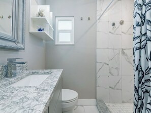 Large shower, nice & clean bathroom