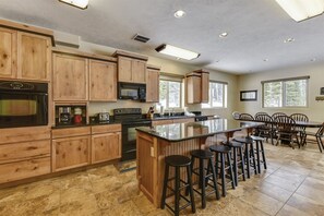 Main Level-Kitchen