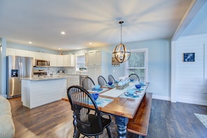 This lovely Home is beautifully decorated & well-equipped.