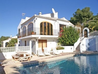 Villa zu vermieten in Javea, Costa Blanca, frei stehend, privates Schwimmbad