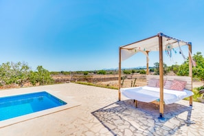 House with terrace and pool in Can Picafort.