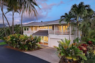 Kai Nui - Great Location and Value! Stylish 3br Home with A/C close to beach