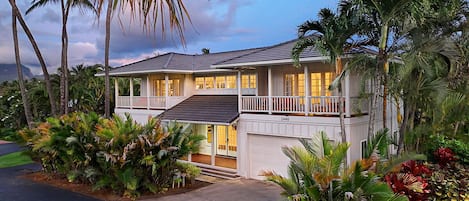 EXTERIOR FRONT OF HOME VIEW