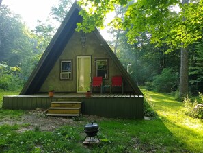 Front of cabin, faces Moraine view State Park across the street.