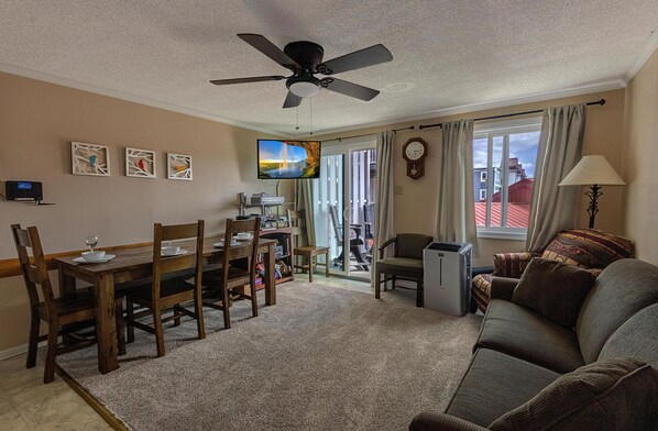 Welcome to Mountain Lodge 235, a charming 2 bedroom Village-adjacent property that's an ideal place for your mountain vacation!