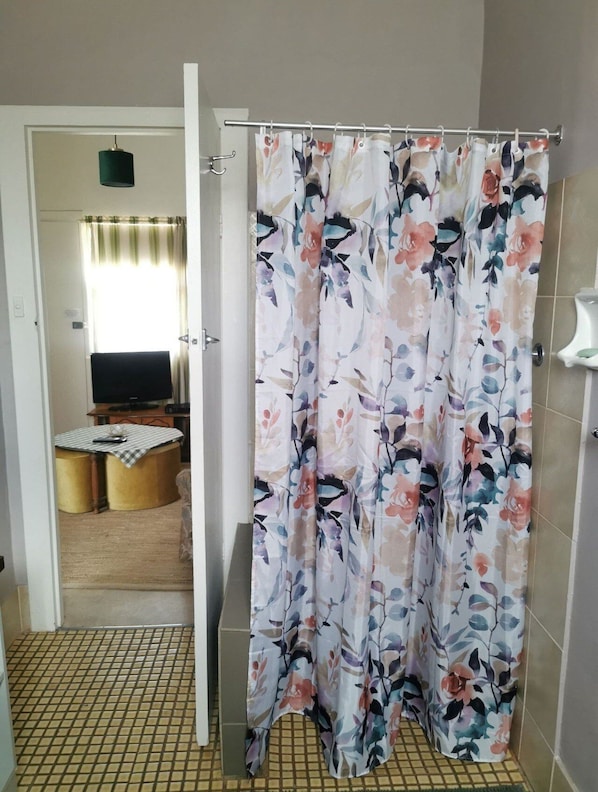 Unit 5 Shower & exit