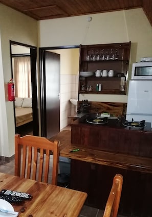 Kitchenette, living area, Tv, diner, 2 x Single beds