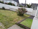 CLOSED GARDEN IN FRONT OF THE HOUSE