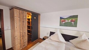 Ferienwohnung für 1-4 Personen (55 qm, OG)