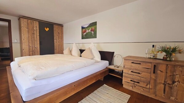 Ferienwohnung für 1-4 Personen (55 qm, OG)