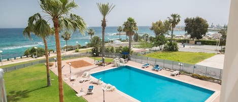 Apt. FTB301, Stunning and Luxury 3BDR Apt. located on Fig Tree bay Beach