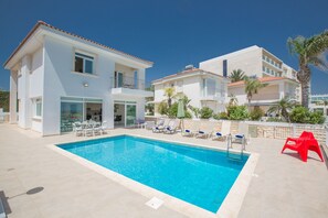 Villa ME16 with Private Pool overlooking the sea views