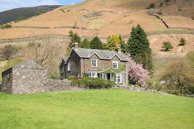 Detached house for 10+ in Grasmere surrounded by spectacular views