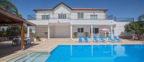 Villa AN75, Amazing 5BDR Villa with Pool, gym and wheelchair accessible annexe