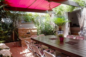 Patio fontaine murale