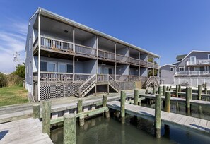 This great 3 Bedroom Condo sits right on the Assateague Channel.