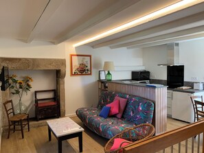 Séjour, chambres, cuisine et coin repas au 1er étage