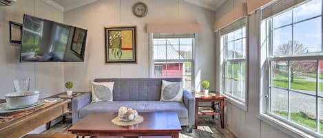 Plenty of Living and Dining in this 2 bedroom Cottage Vacation Rental