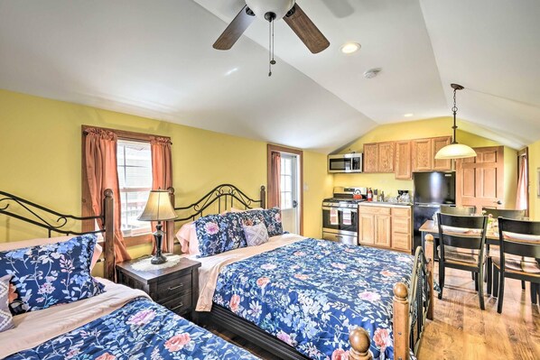 The vibrant interior features all the comforts of home for a small group!