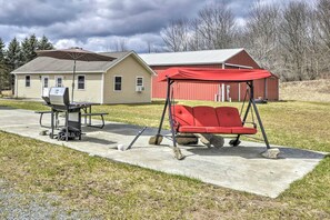 Take advantage of the shared community amenities like the gas grill!