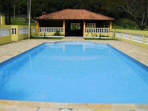 Piscina exuberante.