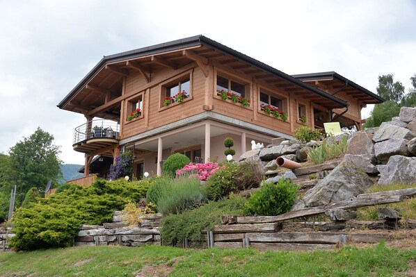 gîte au rez-de-chaussée du chalet