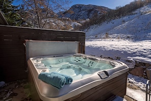Bain à remous extérieur