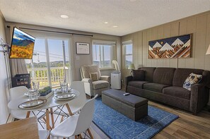 Kick back after a full day on the mountain in the comfortable living room with 44" TV.