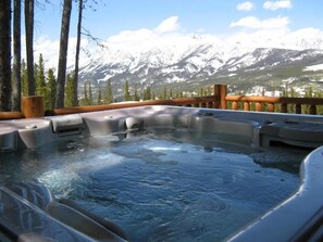 Ski-in/ski-out Cowboy Heaven Luxury Chalet in Moonlight Basin.