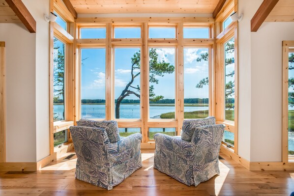 Stoney Point is an absolutely breathtaking Chincoteague Vacation Retreat.