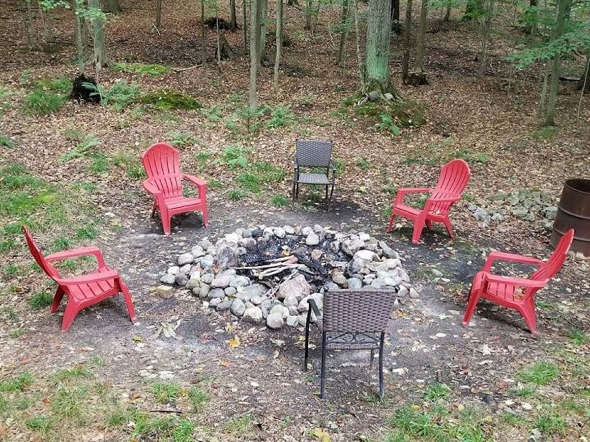 AFrame Cabin w/Acreage-Hamlin Lake-Hot Tub-Kayaks-Firepit-Dogs okay! No Fees!