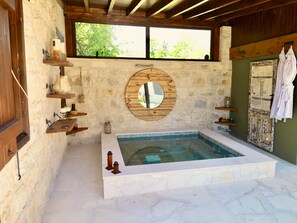 Jacuzzi Room