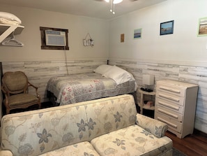 Common Area, Full Bed