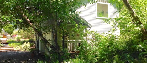 Luffenholtz Beach Cottage