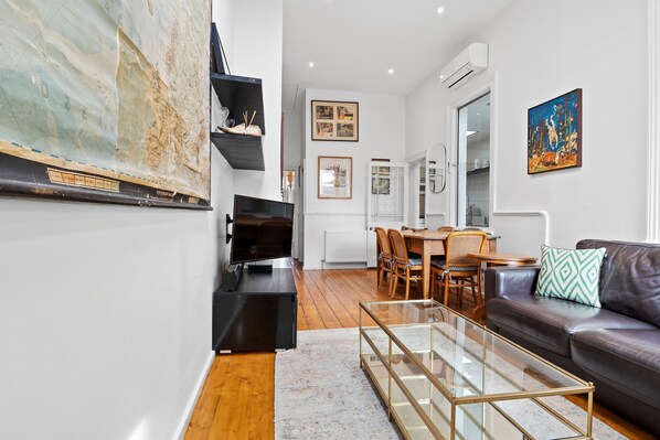 Hydronic heating and open plan layout make a very relaxing winter stay