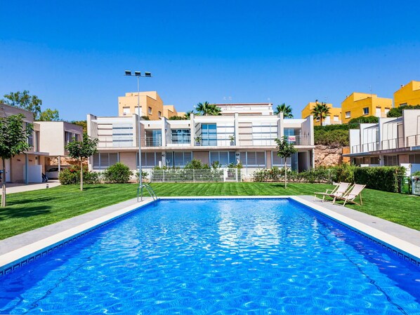 Eigentum, Schwimmbad, Gebäude, Grundeigentum, Wohngebiet, Haus, Wohnung, Resort, Freizeit, Zuhause
