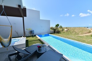 Private pool