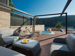 Ciel, Meubles, Propriété, Confort, Bleu Azur, Ombre, Canapé, Mobilier De Jardin, Éclairage, Architecture
