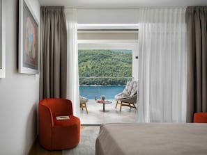 L'Eau, Meubles, Confort, Rideau, Bâtiment, Bois, Architecture, Plante, Design Intérieur, Ombre