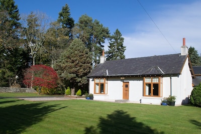 Millbank Cottage - una hermosa casa de vacaciones con un gran jardín