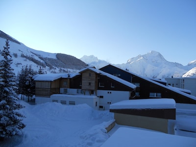 Comfortable, 32m2 apt. with south-facing balcony towards the Alpes' slopes
