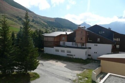 Comfortable, 32m2 apt. with south-facing balcony towards the Alpes' slopes