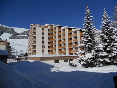 Comfortable, 32m2 apt. with south-facing balcony towards the Alpes' slopes