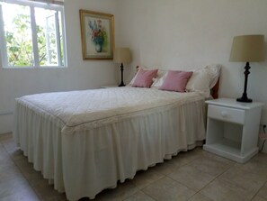 Same bedroom, different linen
