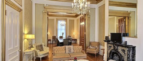 Suite Versailles - Grand Living Room