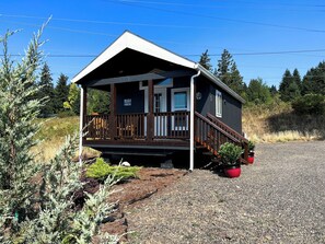 Front View of CreekSide Cabin
