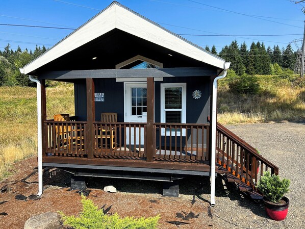 Front View of CreekSide Cabin at Maple Way Cabins