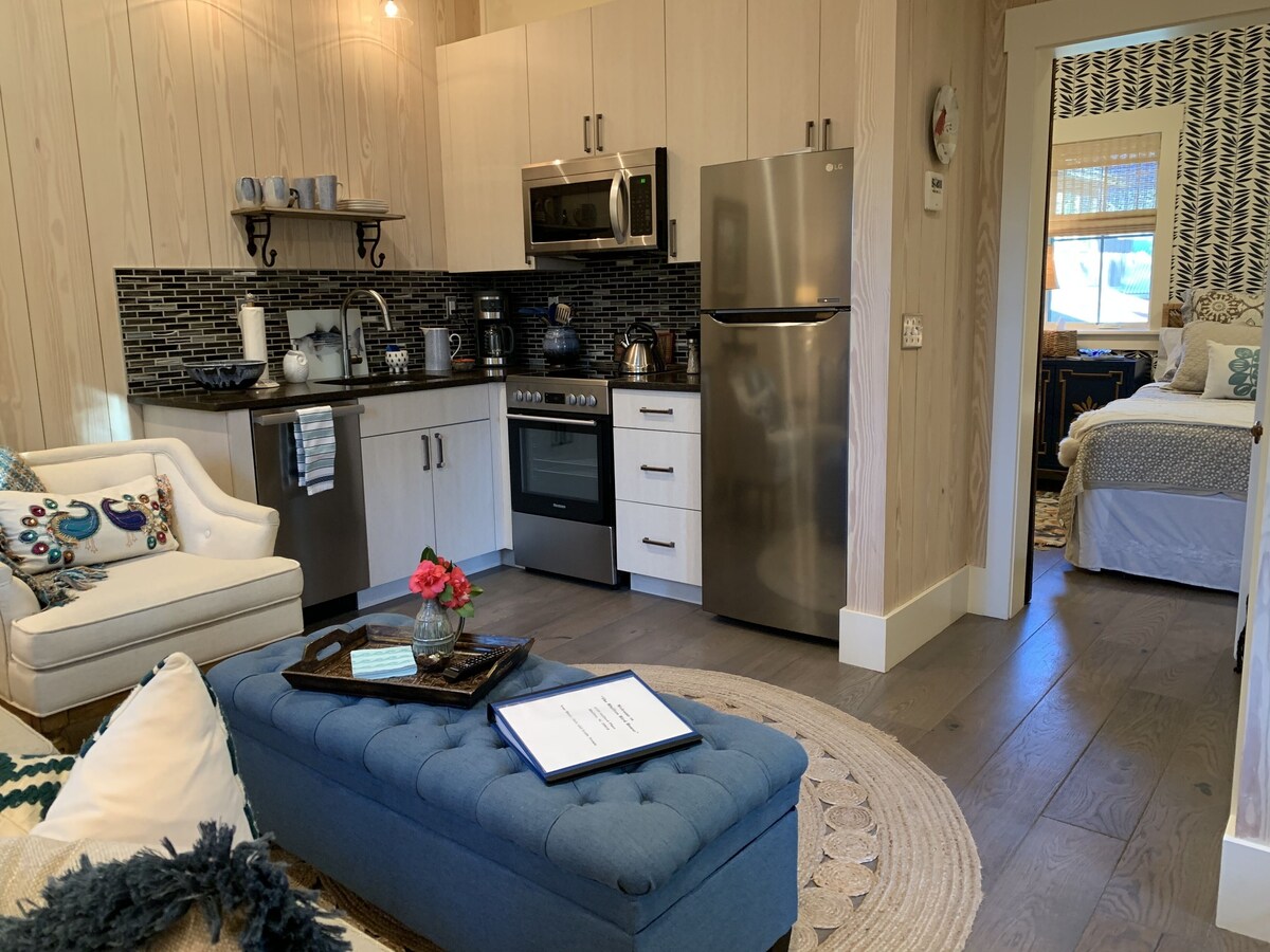 A Charming Carriage House Apartment in Stock Farm in Old Town Bluffton