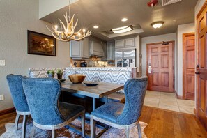 Vacation Rentals in Park City at Westgate 3901A: Dining area